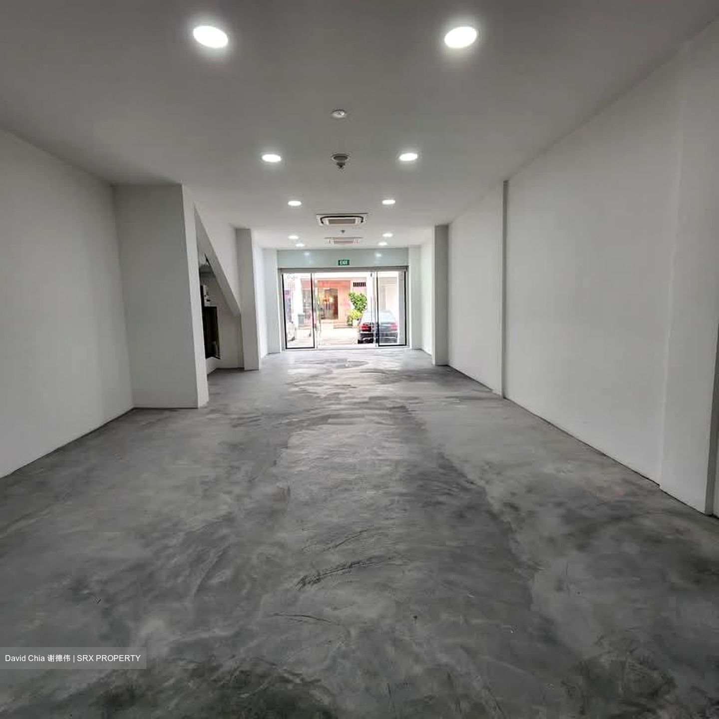 Hamilton Road (D8), Retail #572598801